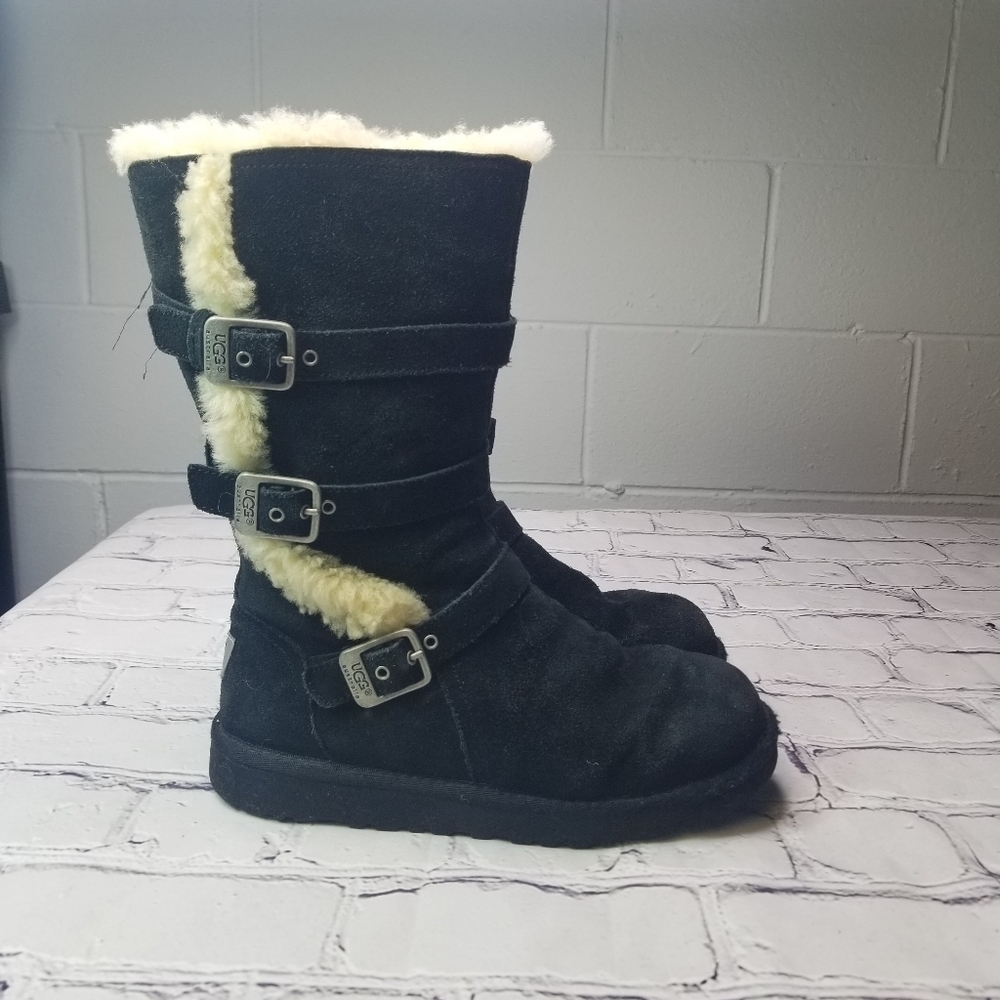 Ugg Maddi black shearling buckle boot 4 girls 6 women - Picture 3 of 15